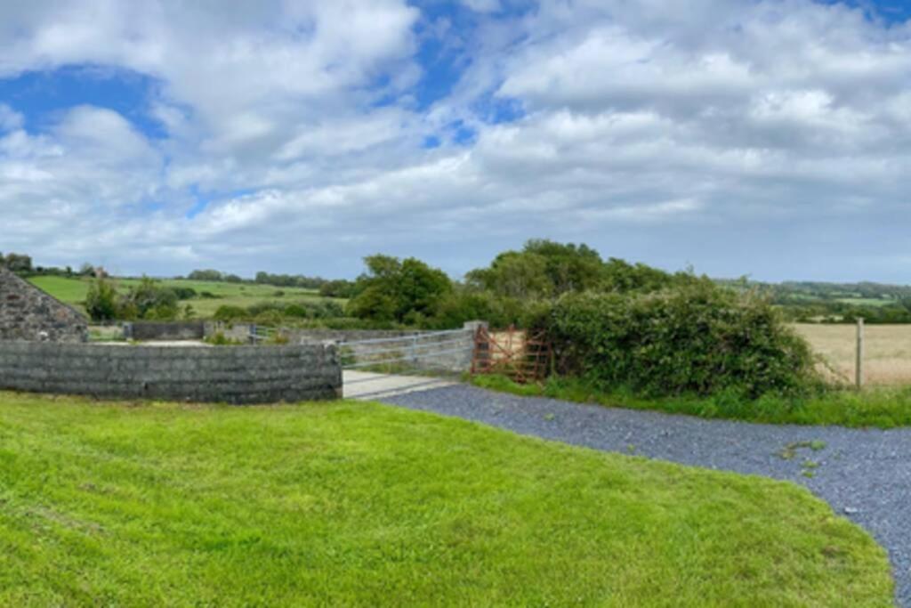 Snowdon Bay - North Wales - Stunning Llyn Peninsula Mountain & Ocean Views - Wilde Retreats Villa Pwllheli Eksteriør billede