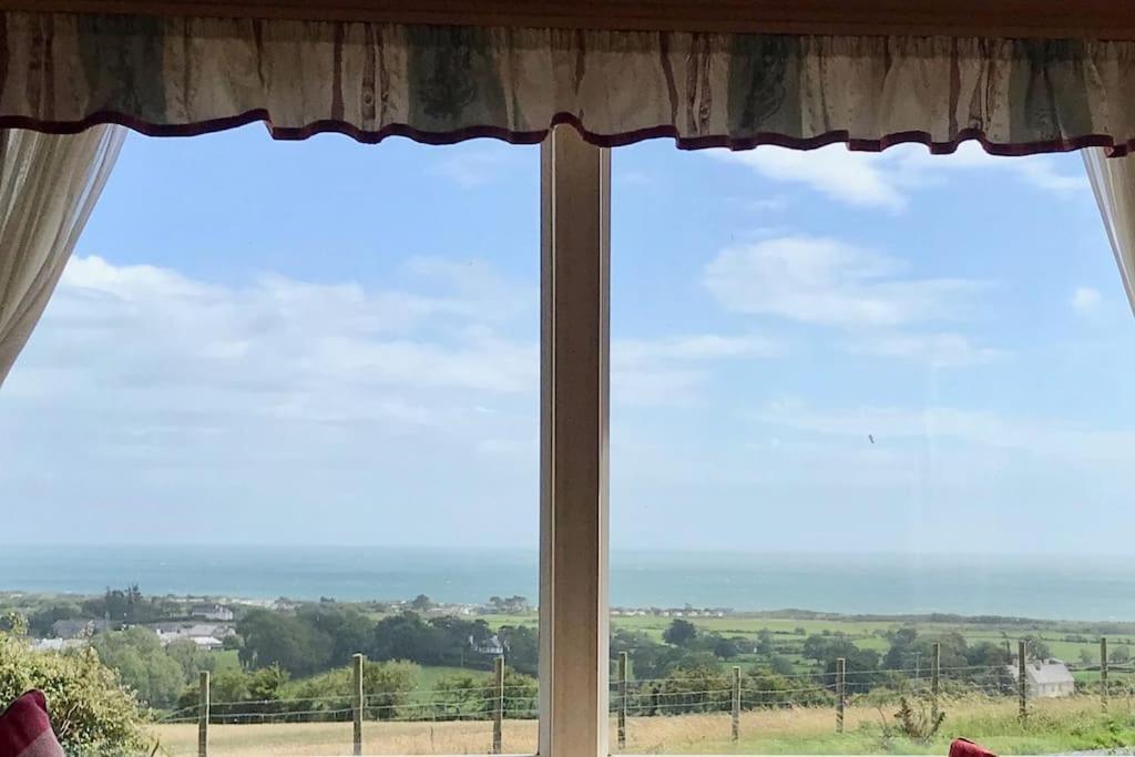 Snowdon Bay - North Wales - Stunning Llyn Peninsula Mountain & Ocean Views - Wilde Retreats Villa Pwllheli Eksteriør billede